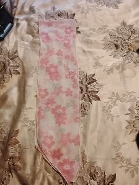 Ladies Flowered Scarf